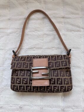 💯 authentic Fendi small baguette Brown & Tan Shoulder Bag